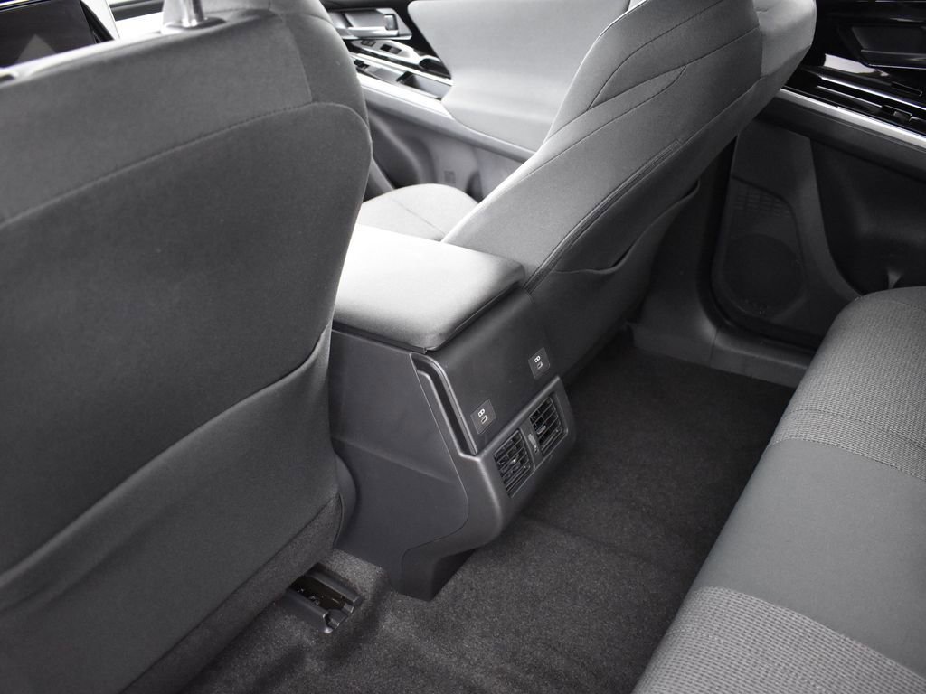 Used 2024 Subaru Solterra Premium image 25