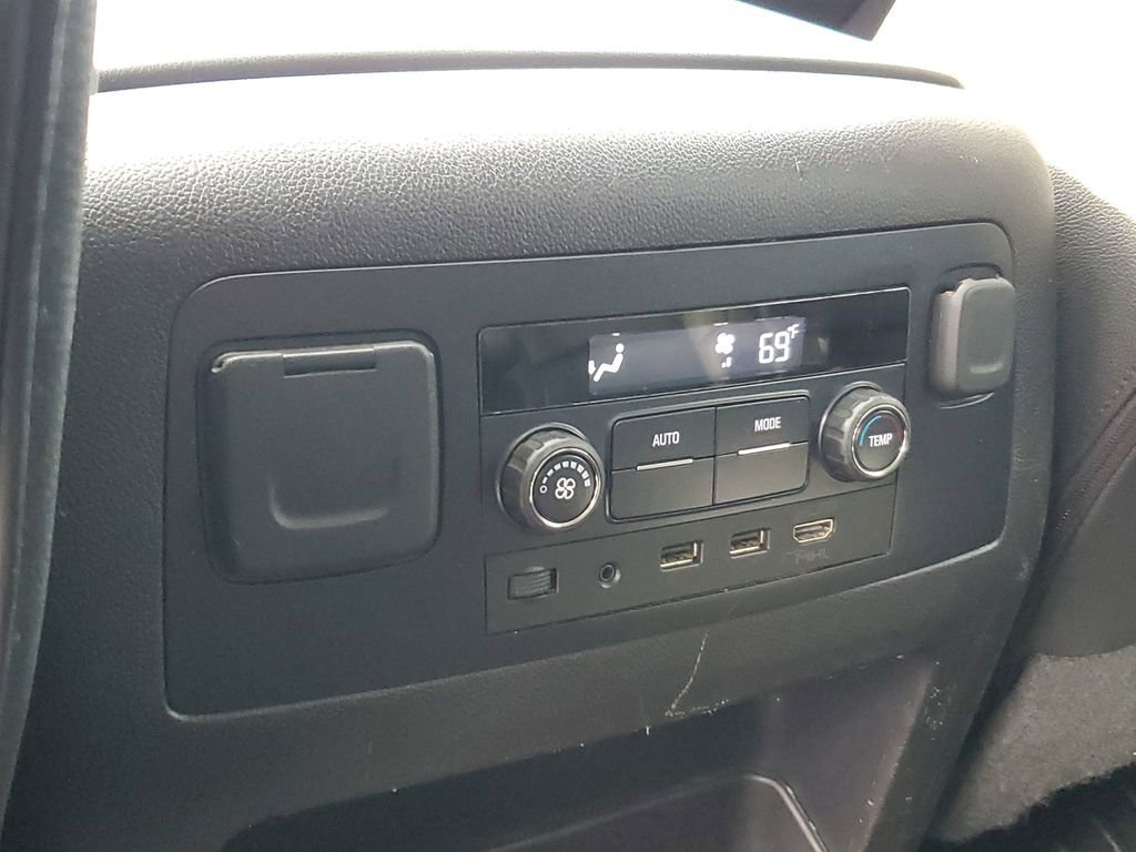 Used 2018 Chevrolet Suburban LT AWD/4WD image 13