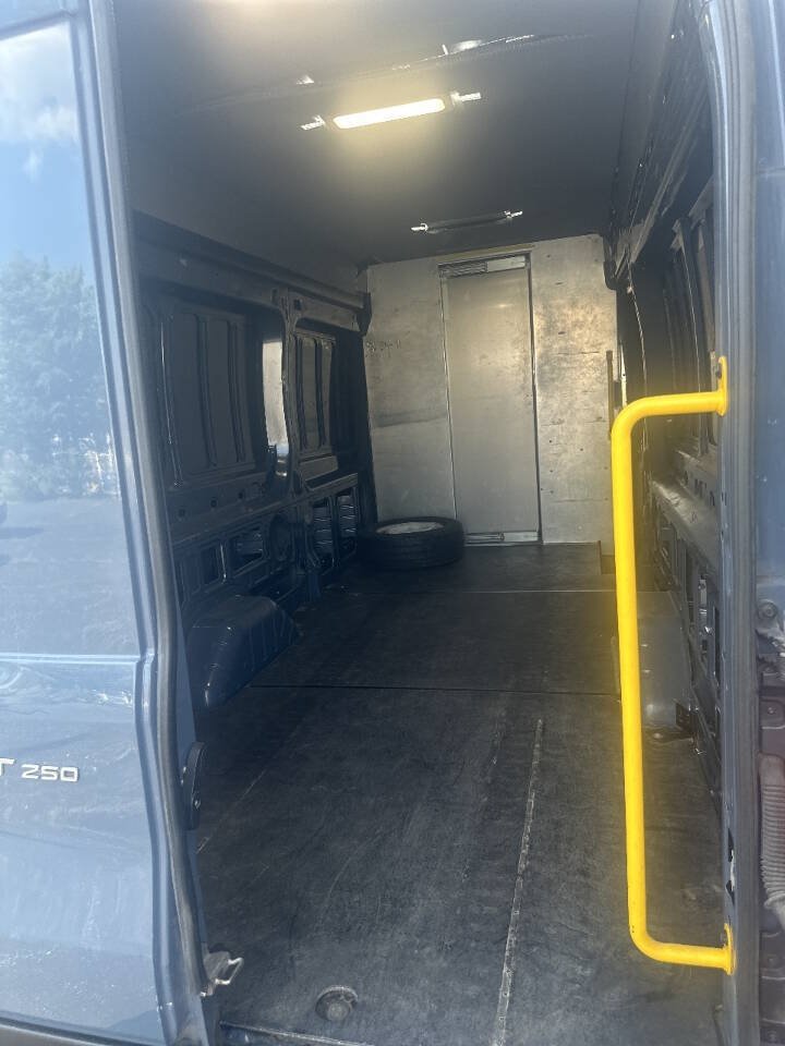 Used 2019 Ford Transit 250 148 High Roof Extended RWD image 9