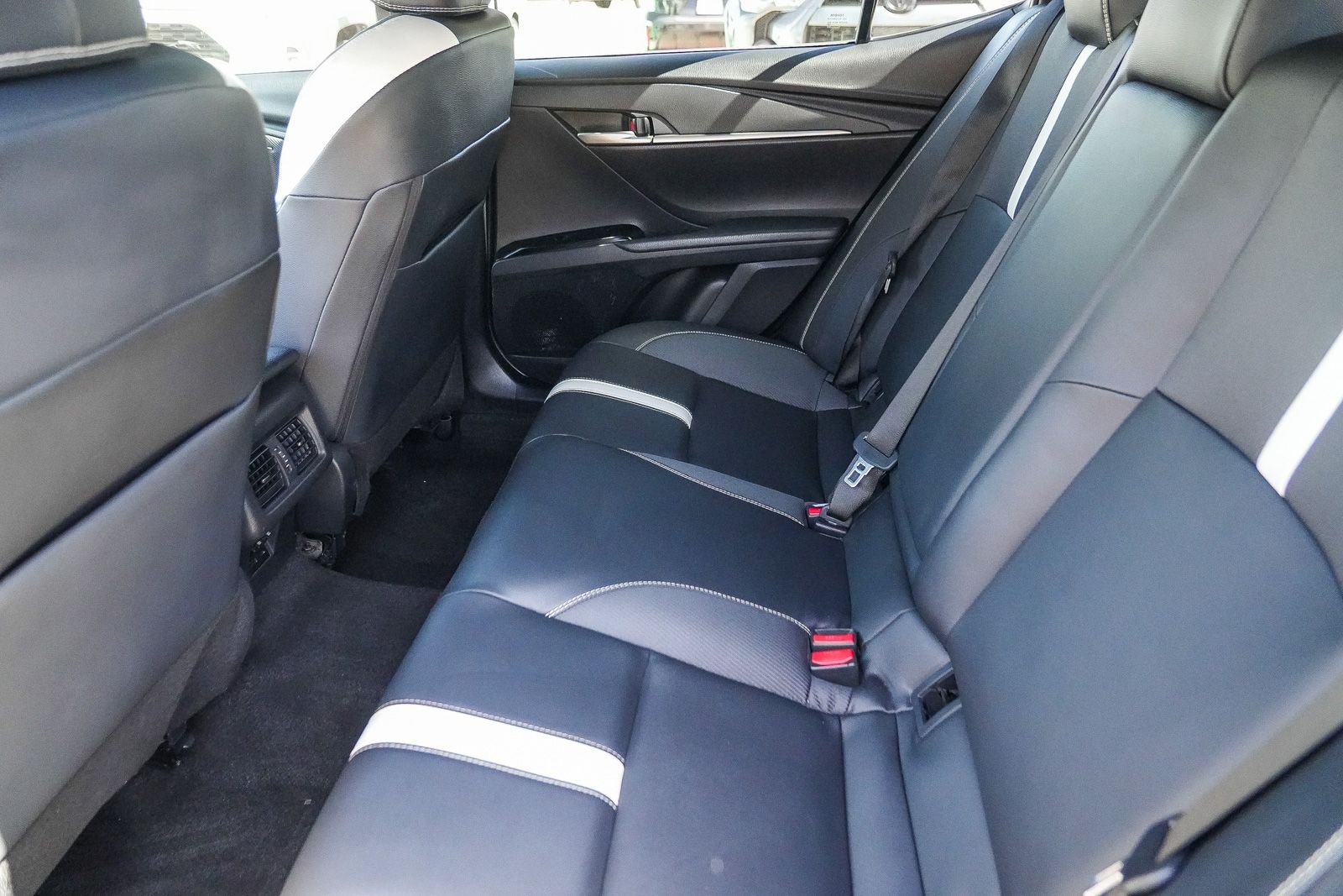 Certified 2025 Toyota Camry SE FWD image 18