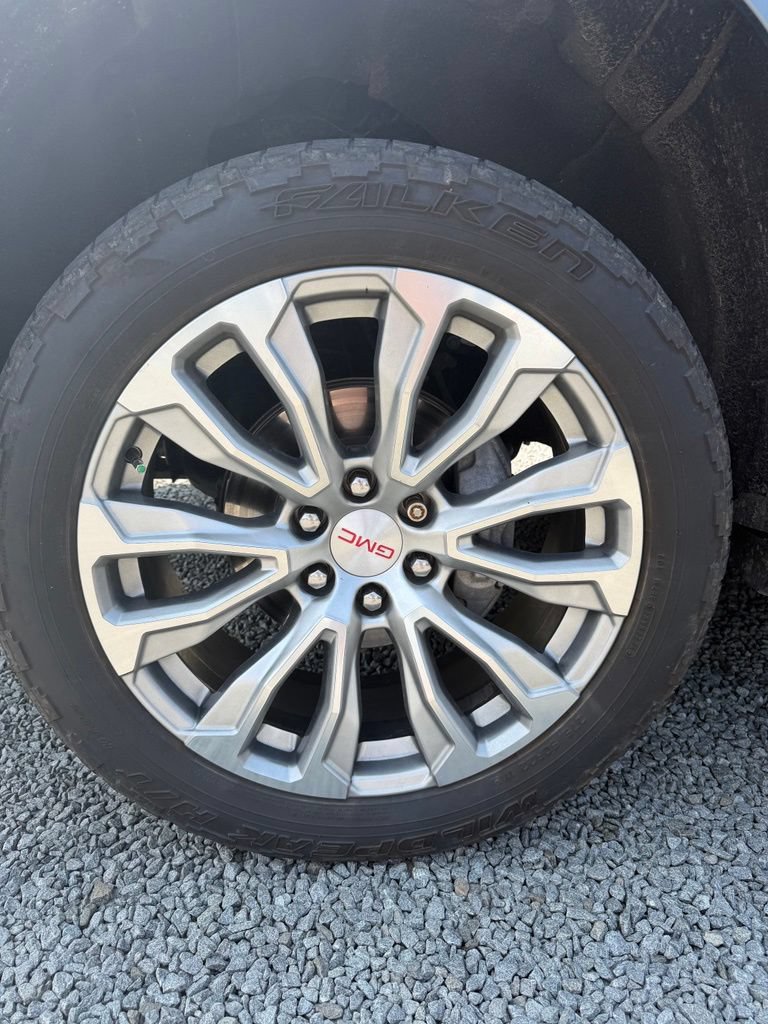 Used 2022 GMC Yukon Denali AWD/4WD image 8