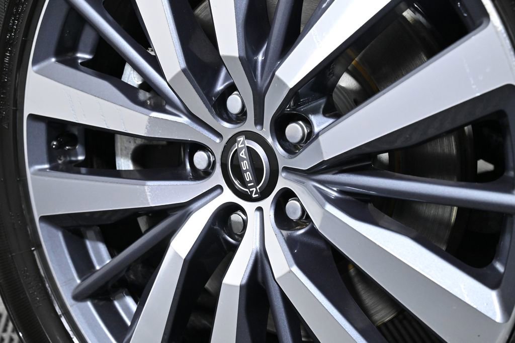 Used 2022 Nissan Pathfinder Platinum w/ Cargo Package image 35