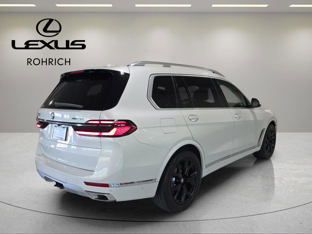 Used 2023 BMW X7 xDrive40i w/ Premium Package image 6