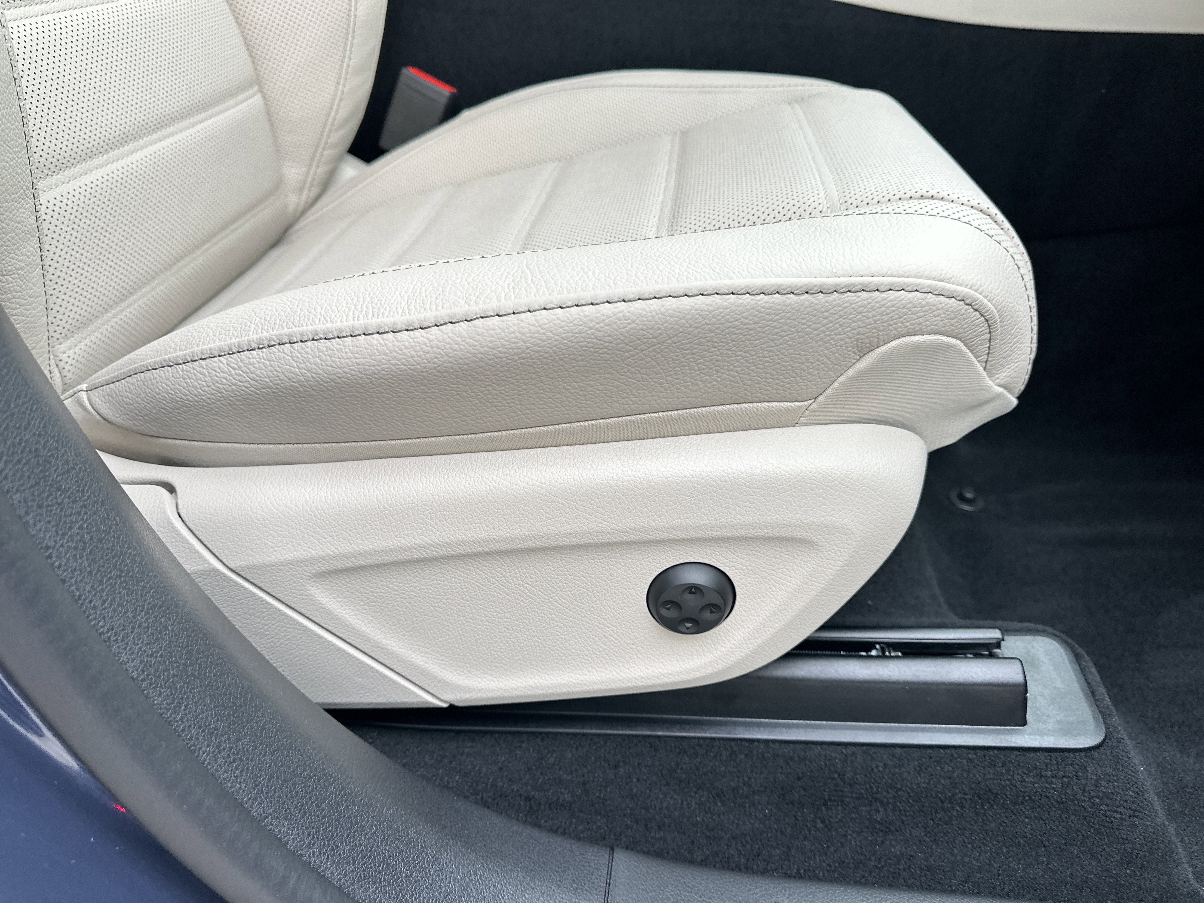 New 2026 Mercedes-Benz GLE 450 450 4MATIC image 35