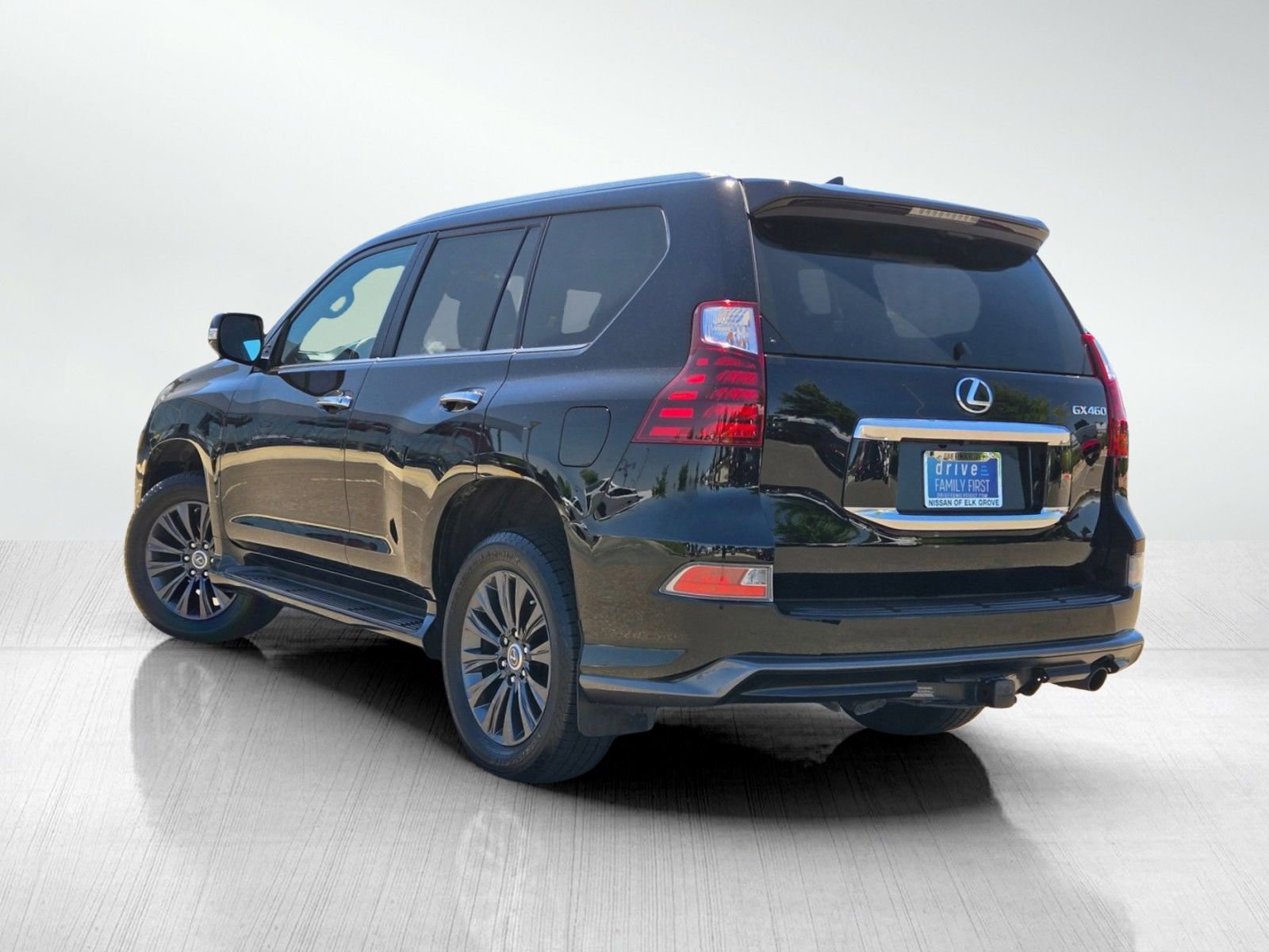 Used 2021 Lexus GX 460 Premium w/ Accessory Package AWD/4WD image 9