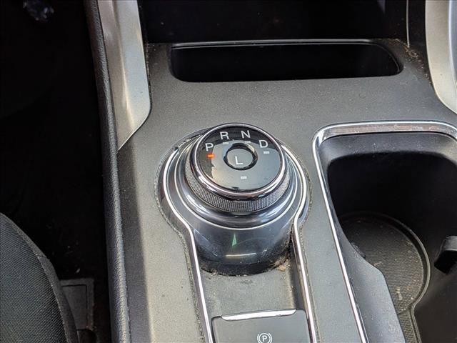 Used 2018 Ford Fusion SE w/ Fusion SE Technology Package FWD image 9