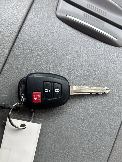 Used 2019 Toyota Highlander LE AWD/4WD image 51