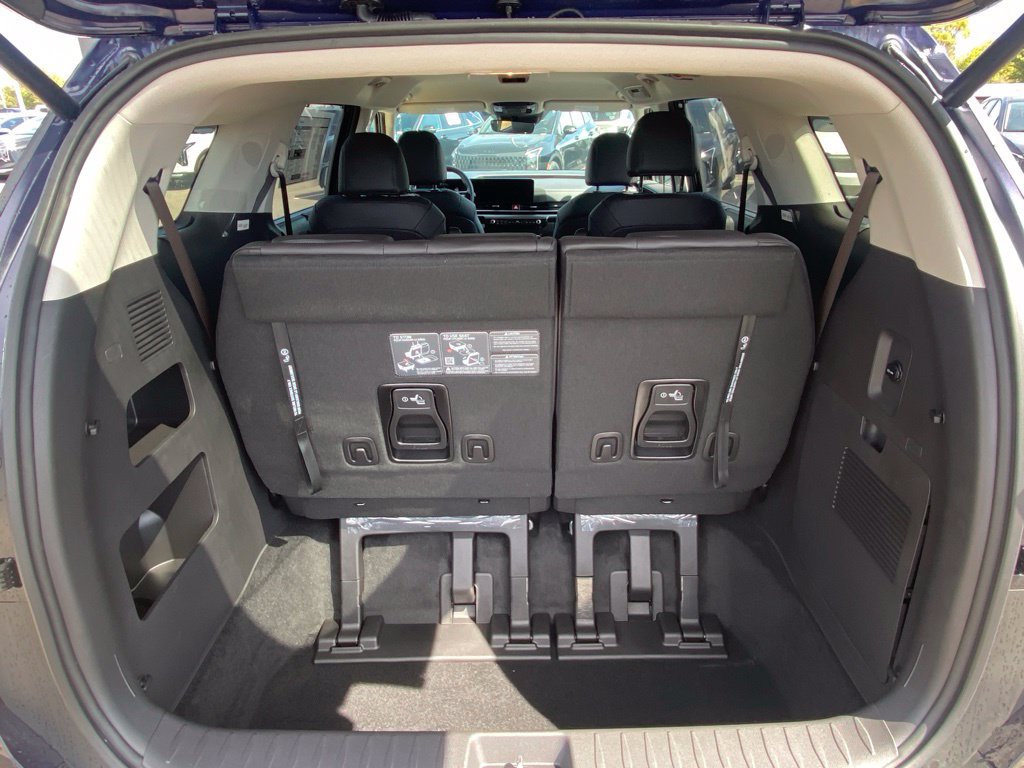 New 2027 Kia Carnival EX FWD image 9