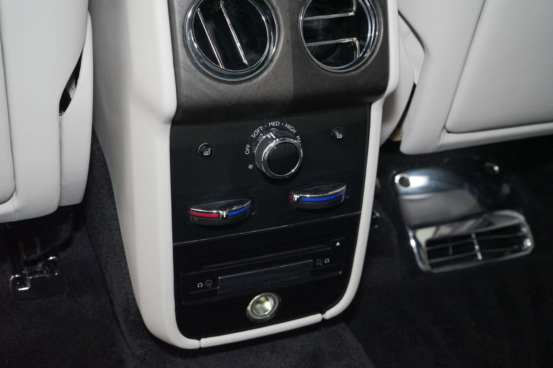 Used 2019 Rolls-Royce Cullinan AWD/4WD image 24