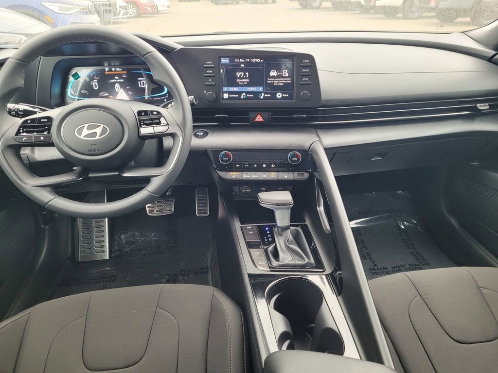New 2026 Hyundai Elantra SEL Sport Premium FWD image 7