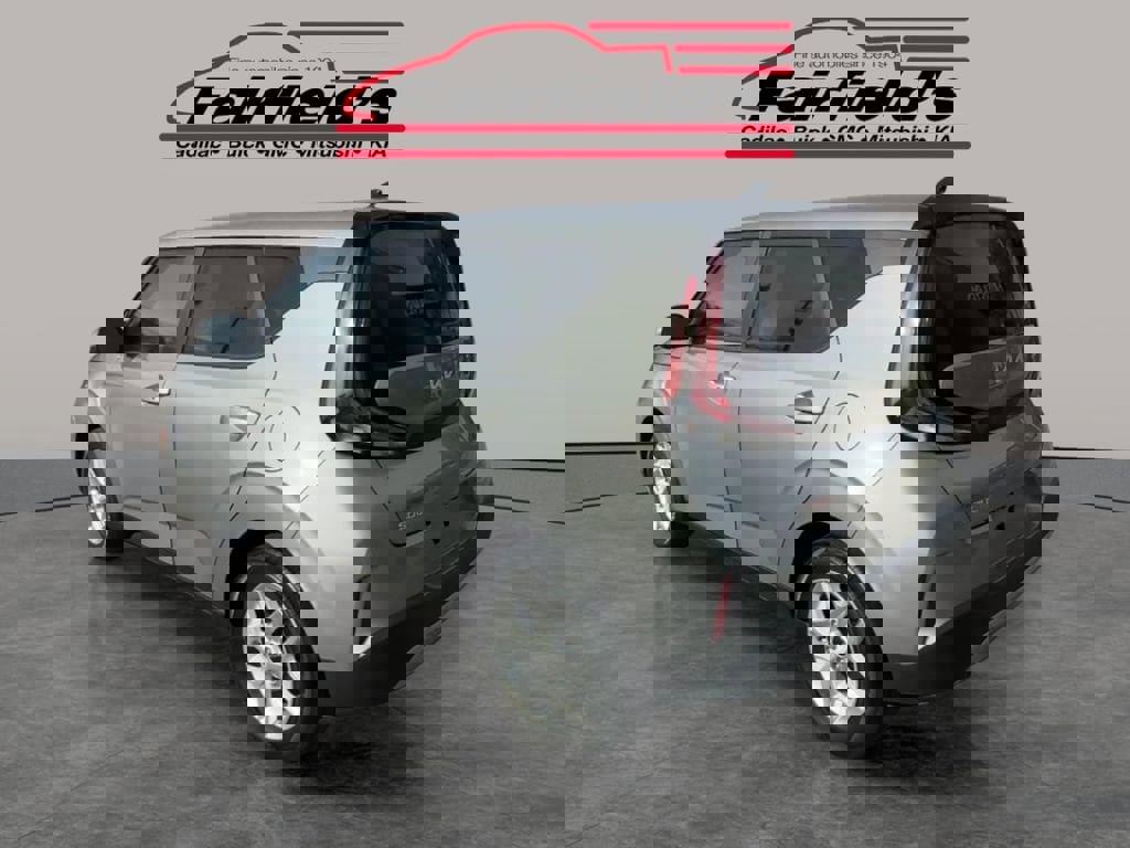 Used 2023 Kia Soul S image 3