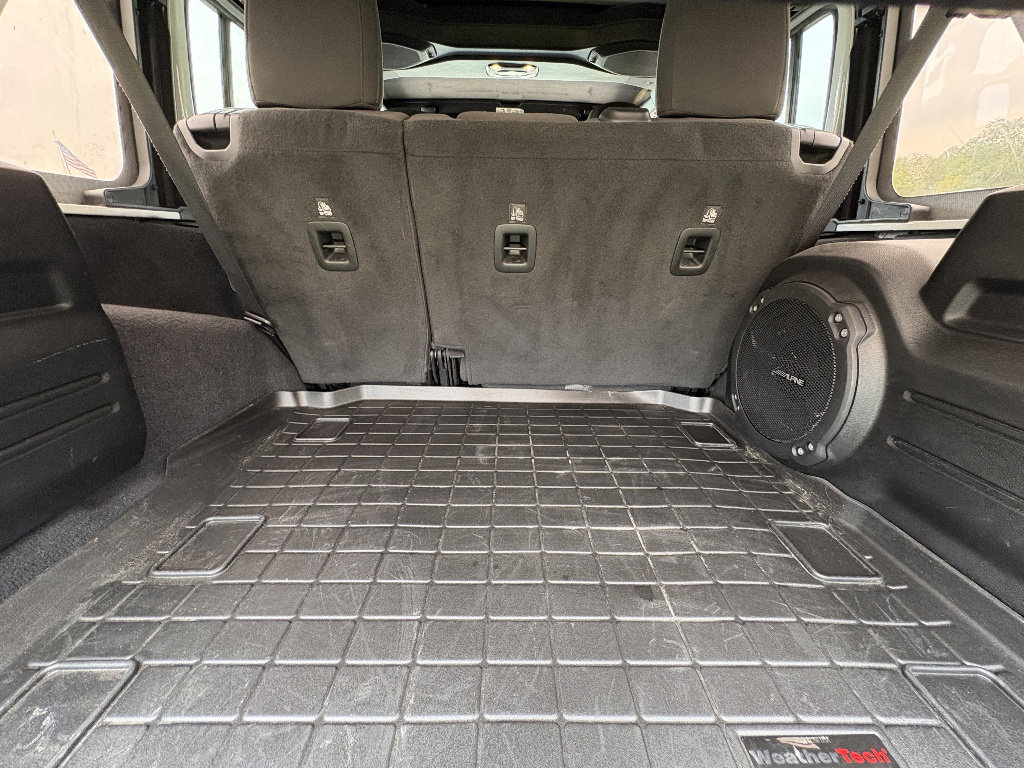 Used 2021 Jeep Wrangler Unlimited Sahara AWD/4WD image 15