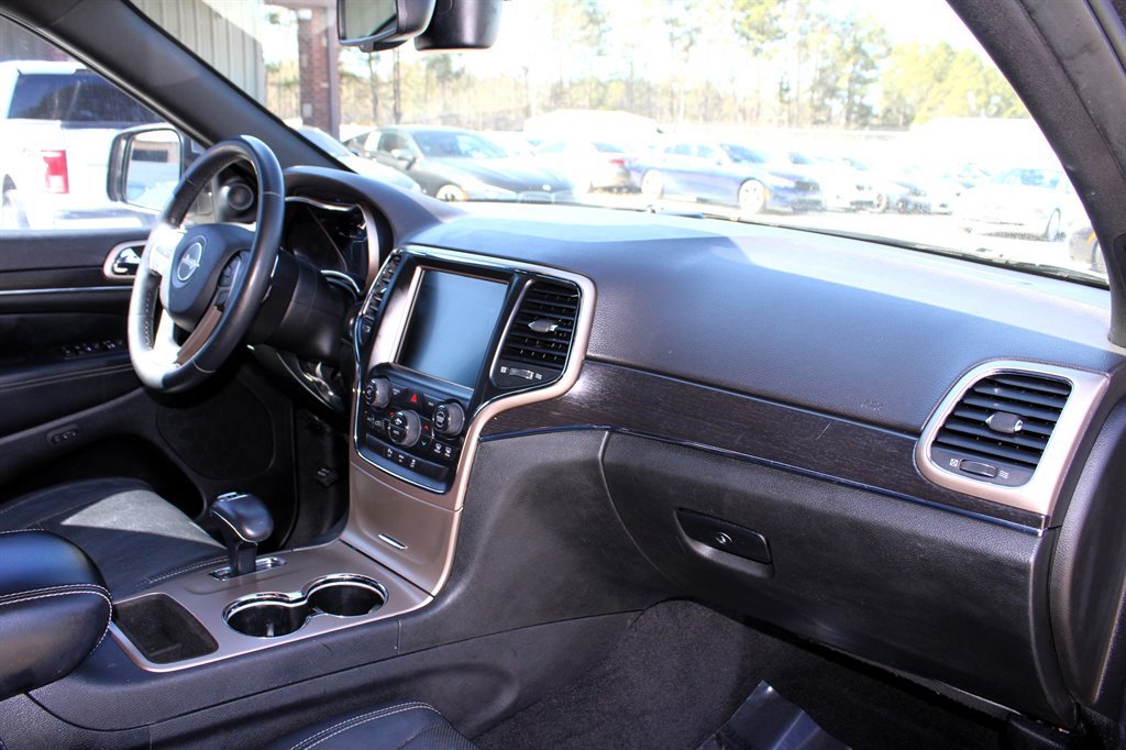 Used 2014 Jeep Grand Cherokee Limited w/ Luxury Group II RWD image 18