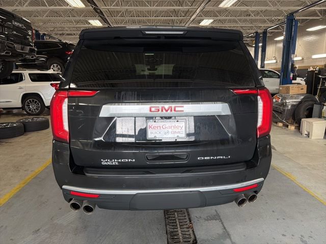 Used 2022 GMC Yukon Denali w/ Advanced Technology Package image 5