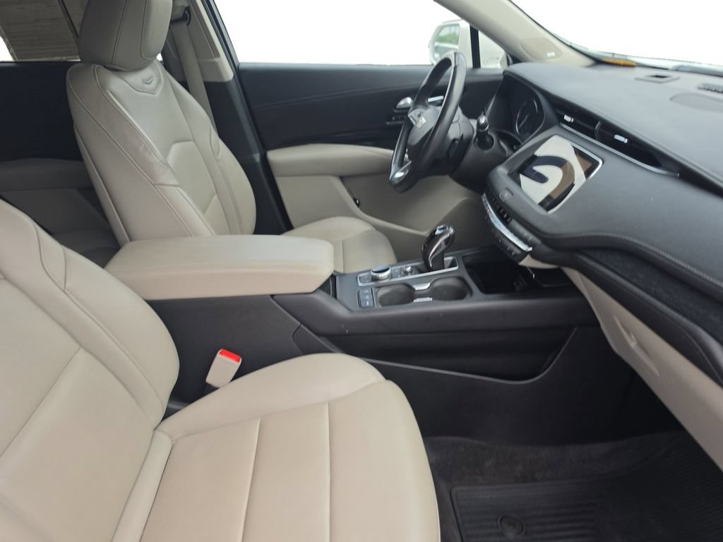 Used 2019 Cadillac XT4 Premium Luxury FWD image 18