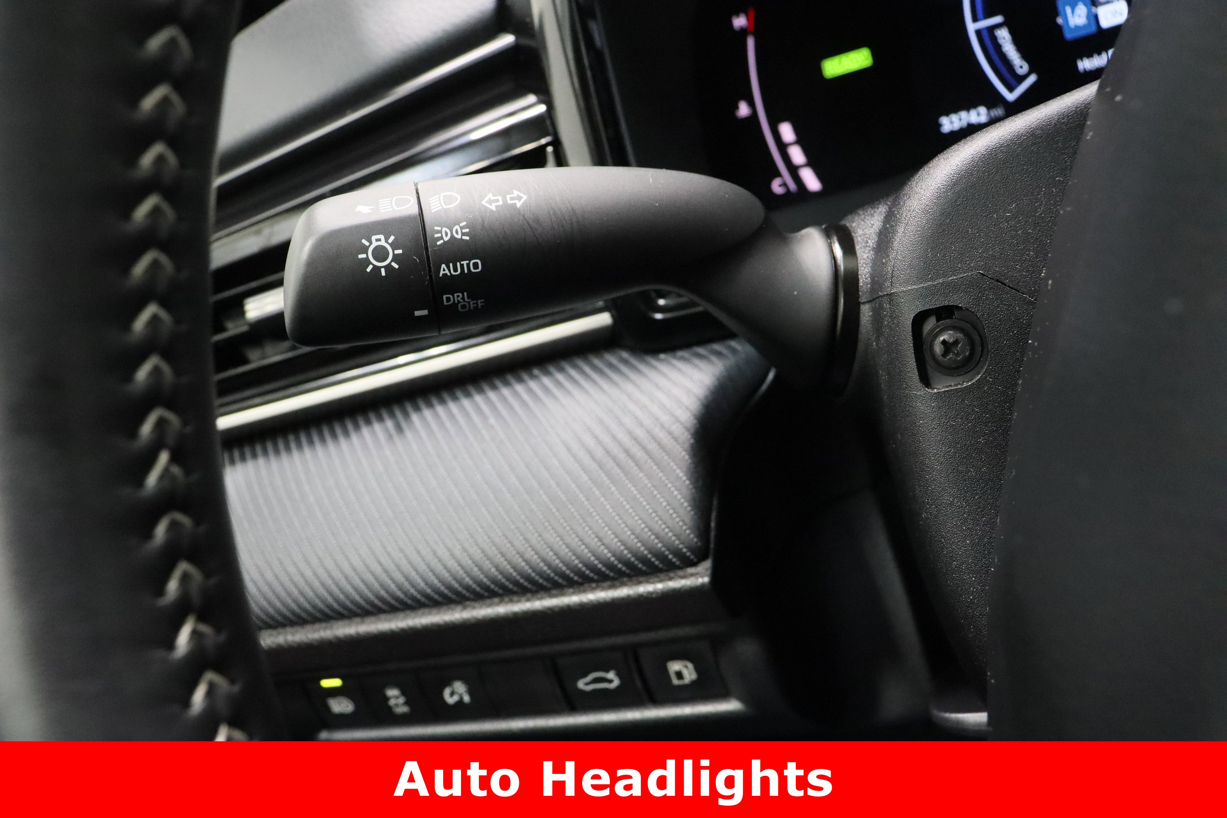 Used 2025 Toyota Camry SE image 25