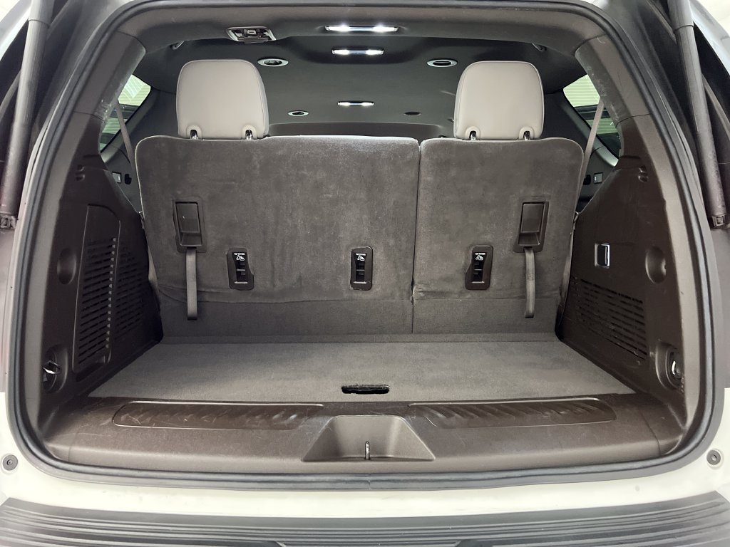 Used 2024 GMC Yukon SLT RWD image 41