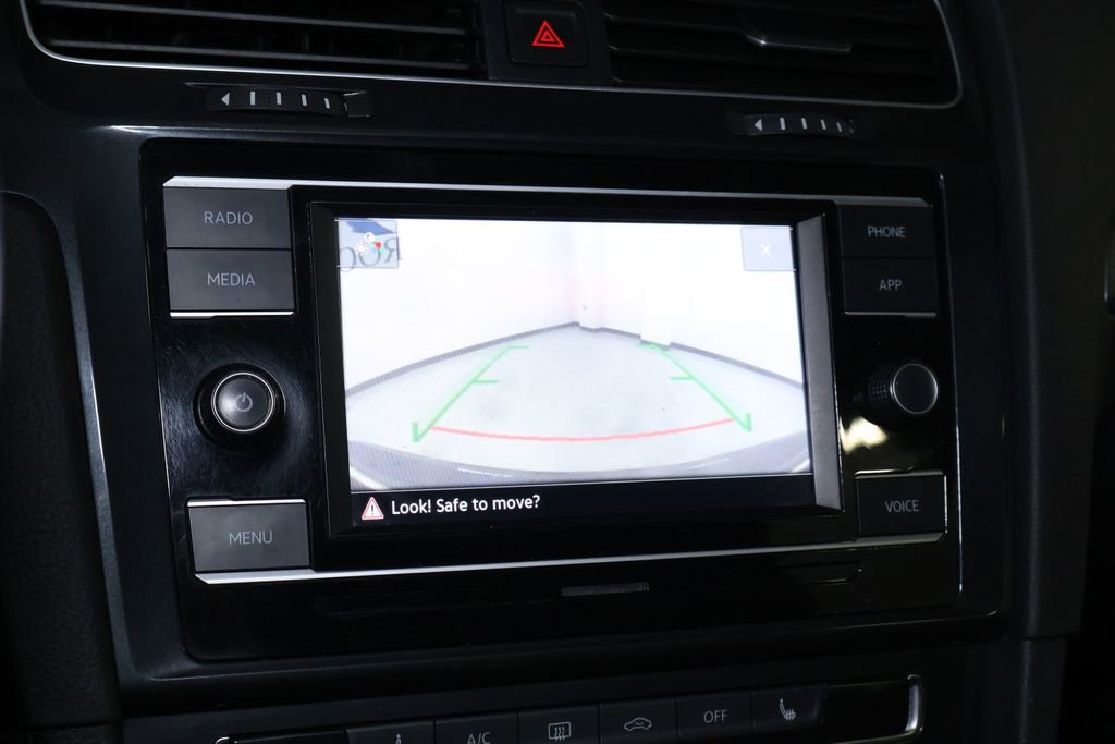 Used 2021 Volkswagen Golf 4-Door image 30