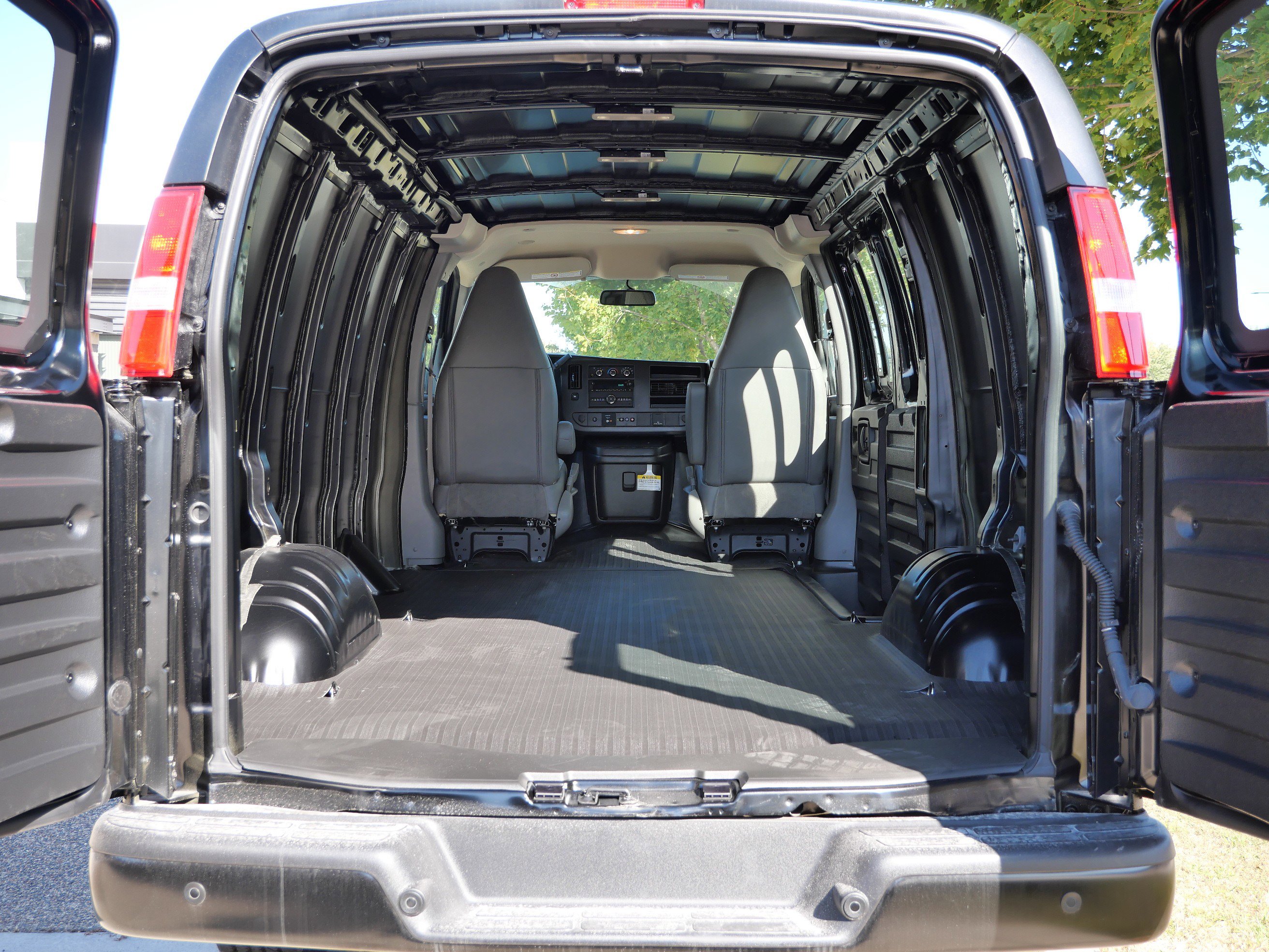 New 2025 GMC Savana 3500 w/ Driver Convenience Package image 5