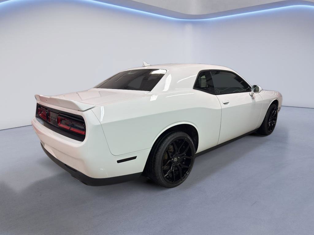 Used 2018 Dodge Challenger SXT Plus RWD image 7
