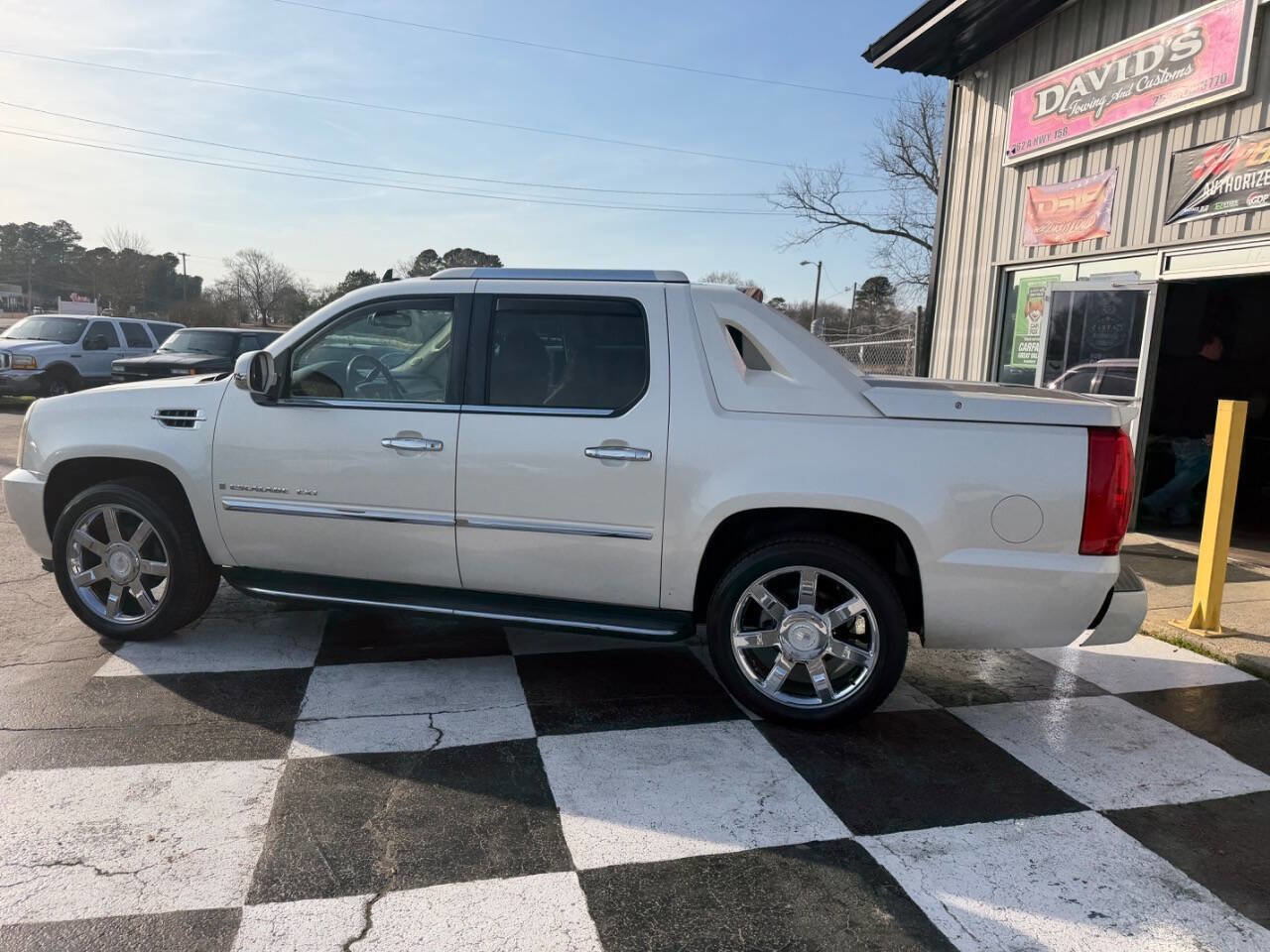 Used 2008 Cadillac Escalade EXT image 9