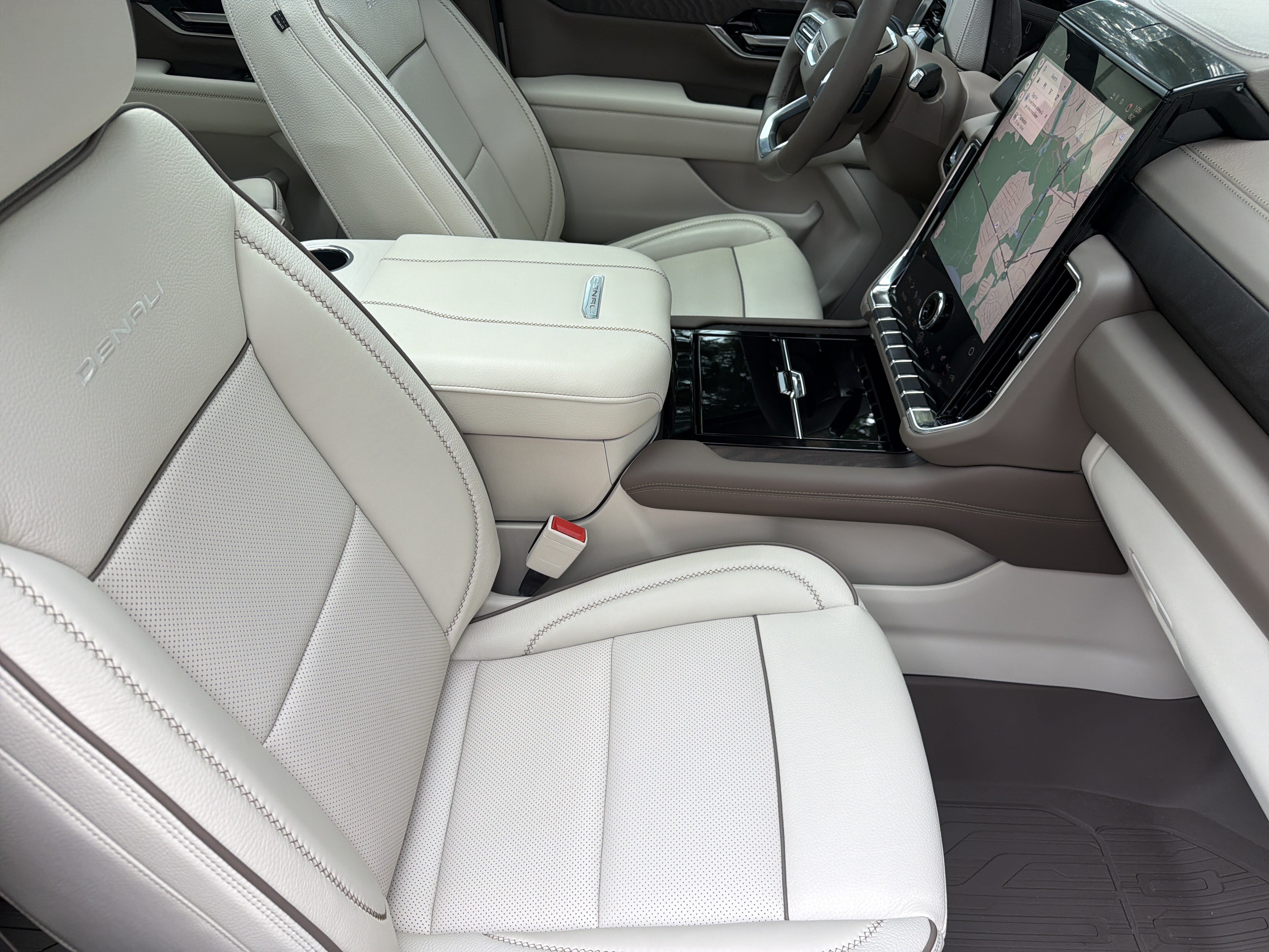 Used 2026 GMC Yukon Denali w/ Denali Reserve Package AWD/4WD image 43