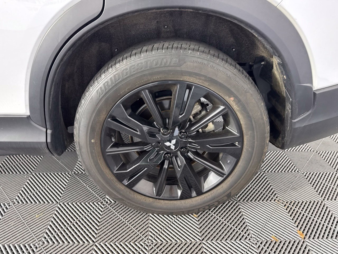Used 2023 Mitsubishi Eclipse Cross LE AWD/4WD image 12