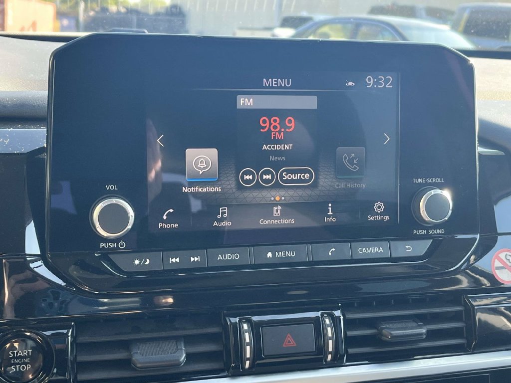 Used 2025 Nissan Pathfinder SV FWD image 26