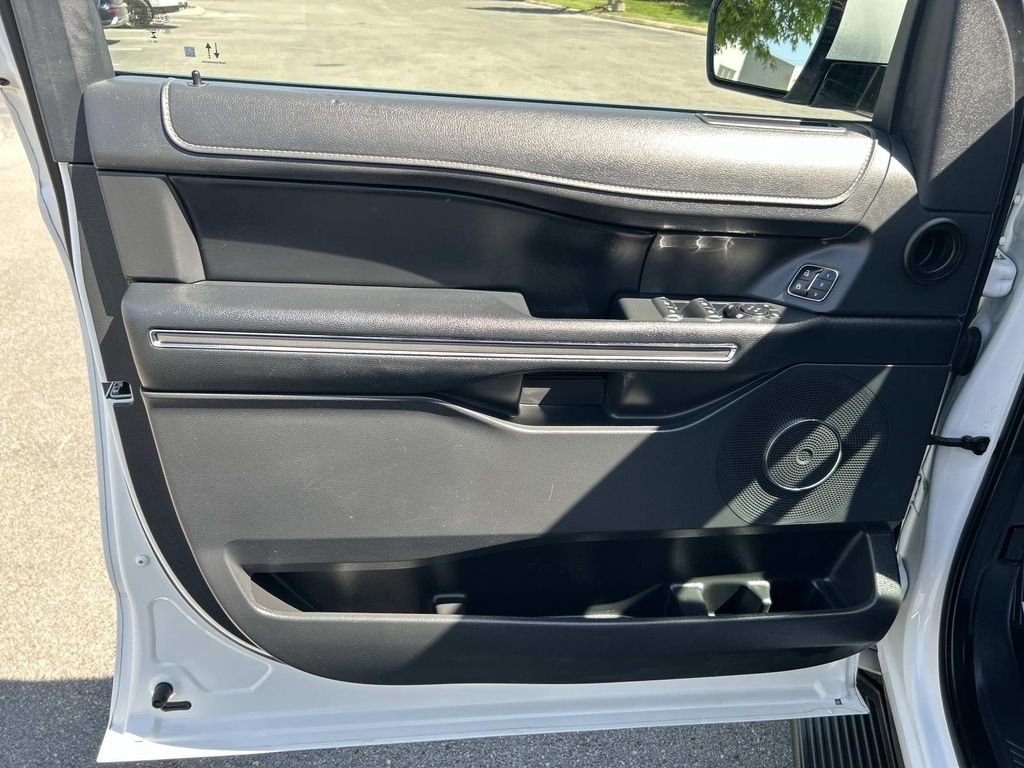 Used 2024 Ford Expedition XLT image 25