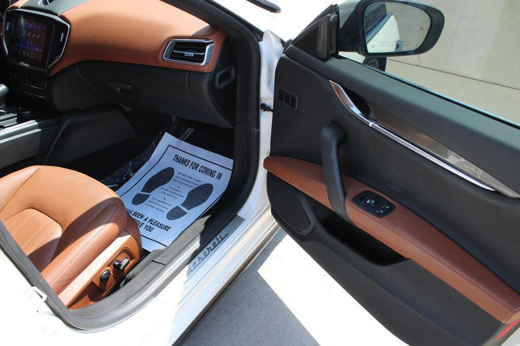 Used 2018 Maserati Ghibli image 11