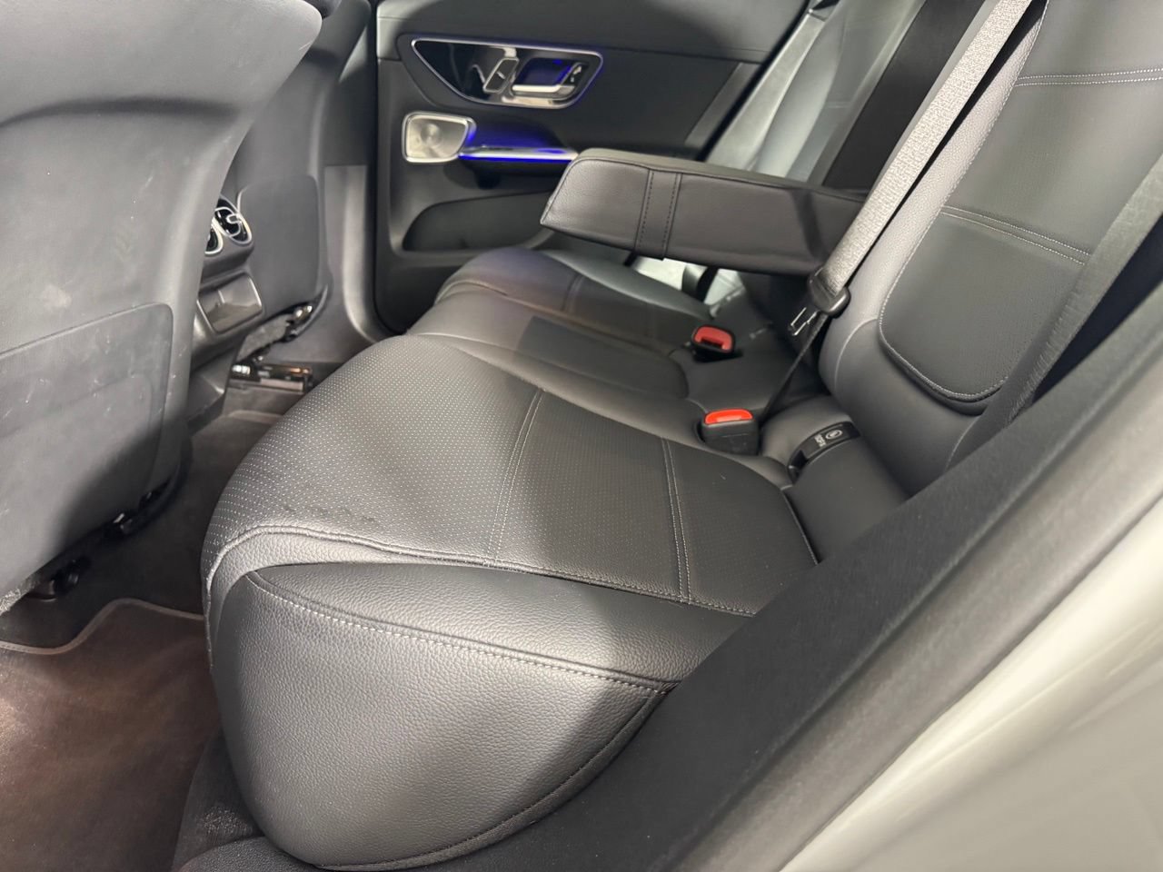 Used 2025 Mercedes-Benz GLC 350e 4MATIC image 29