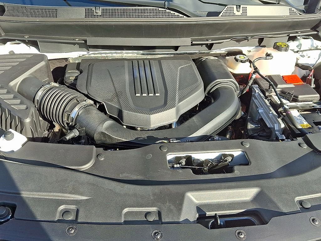 Used 2025 Chevrolet Traverse LT image 28