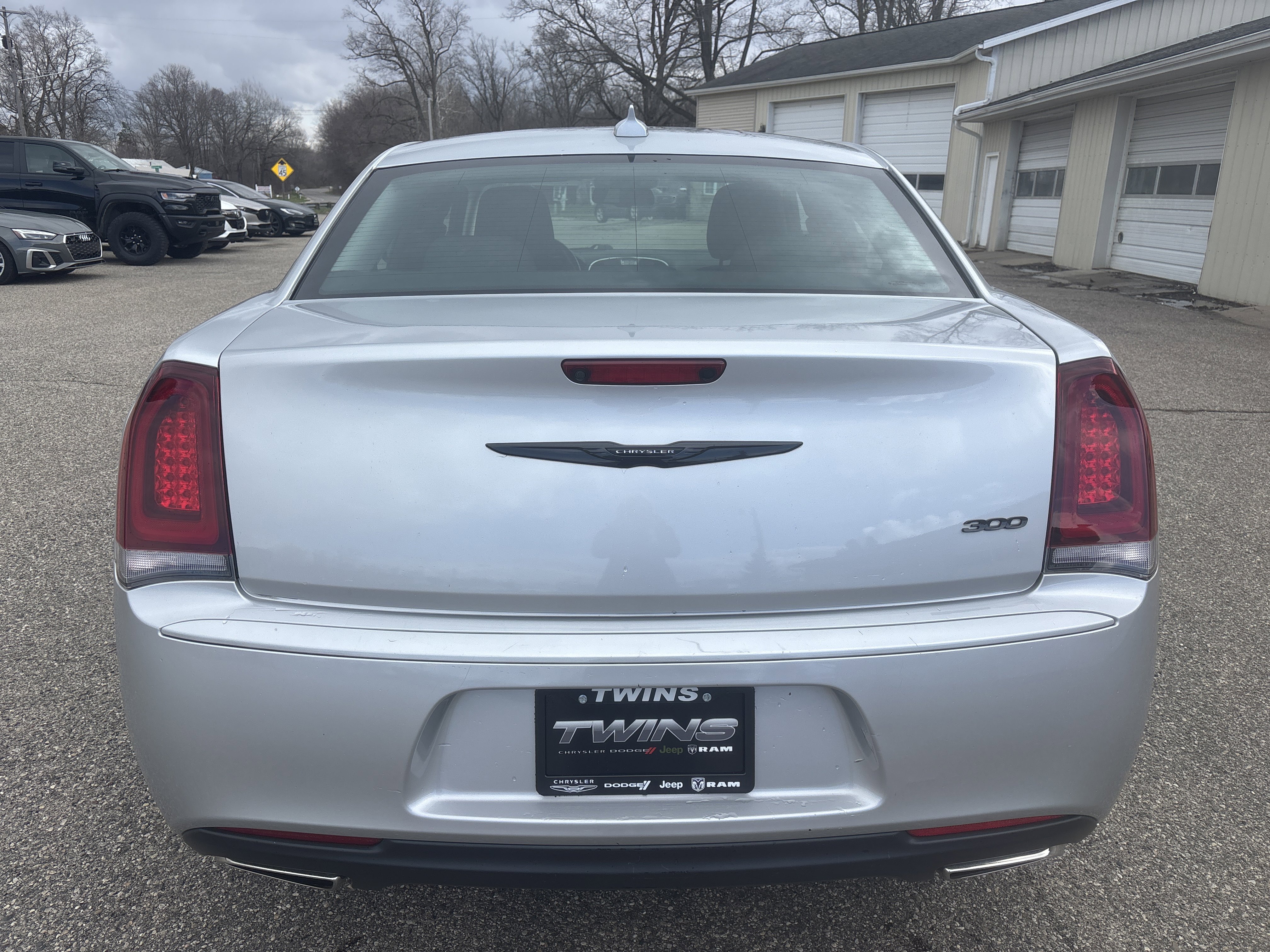 Used 2021 Chrysler 300 Touring w/ Sport Appearance Package image 4