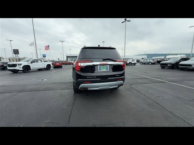 Certified 2023 GMC Acadia SLT w/ Preferred Package image 7