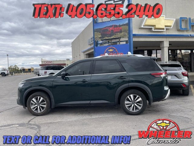 Used 2023 Nissan Pathfinder SL w/ Black Appearance Package image 3