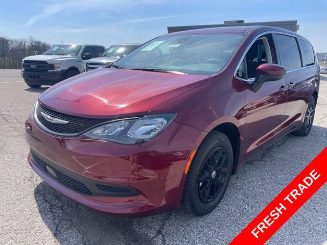 Used 2023 Chrysler Voyager LX video 1