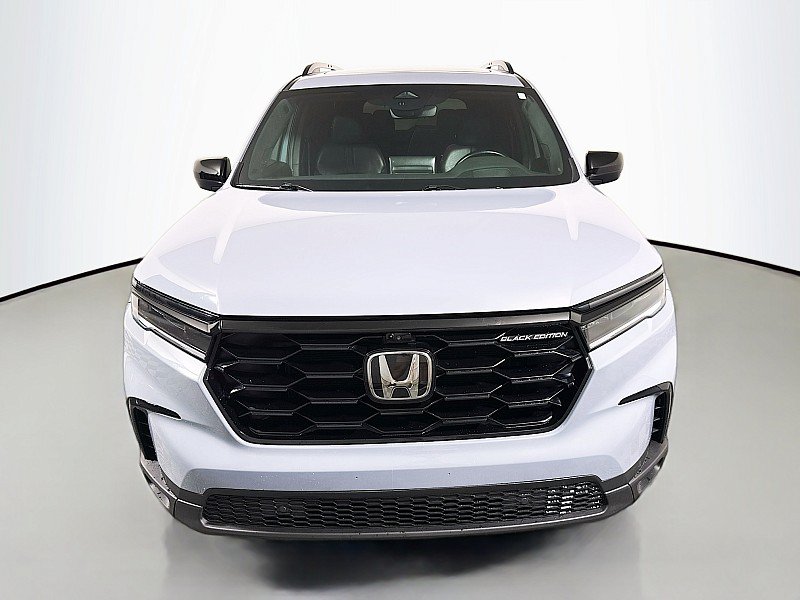 Used 2025 Honda Pilot Black Edition image 2