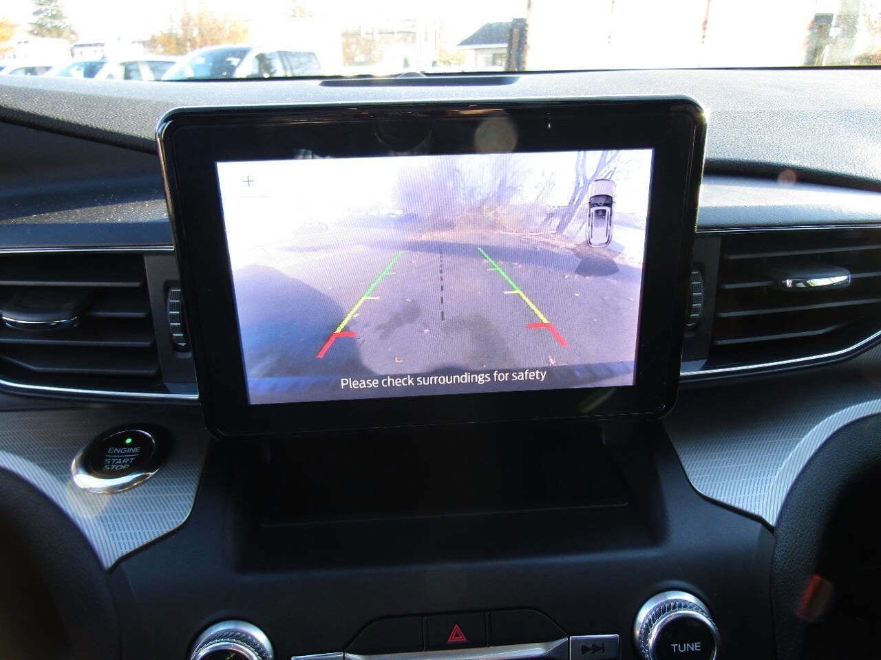 Used 2020 Ford Explorer XLT w/ Equipment Group 202A image 11