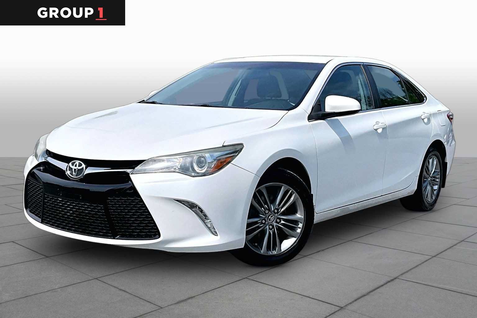 Used 2017 Toyota Camry SE FWD video 1