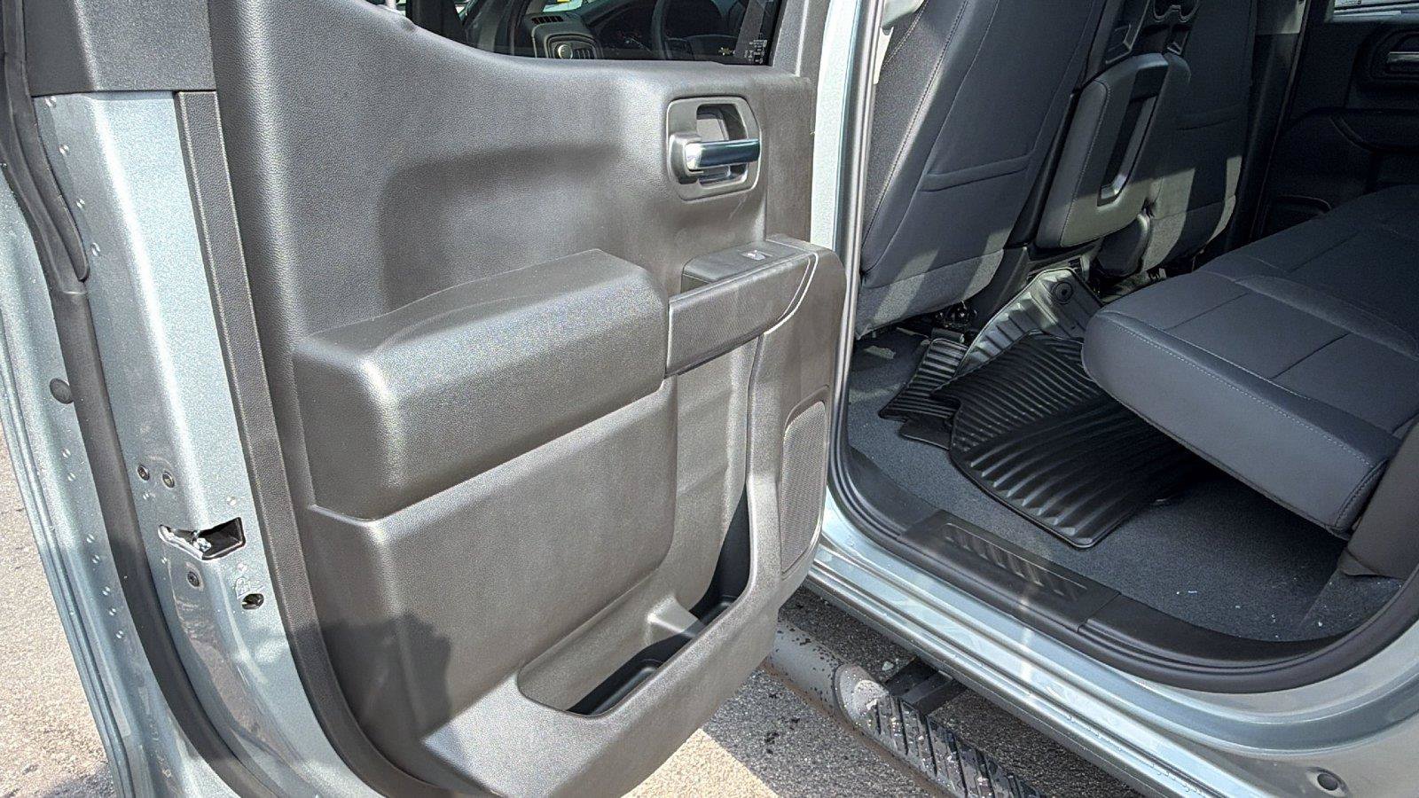 New 2026 Chevrolet Silverado 1500 Custom w/ Turbomax Blackout Package AWD/4WD image 17