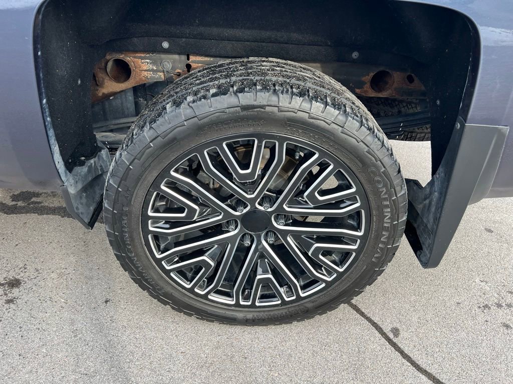 Used 2018 Chevrolet Silverado 1500 LTZ Z71 w/ Centennial Edition image 13