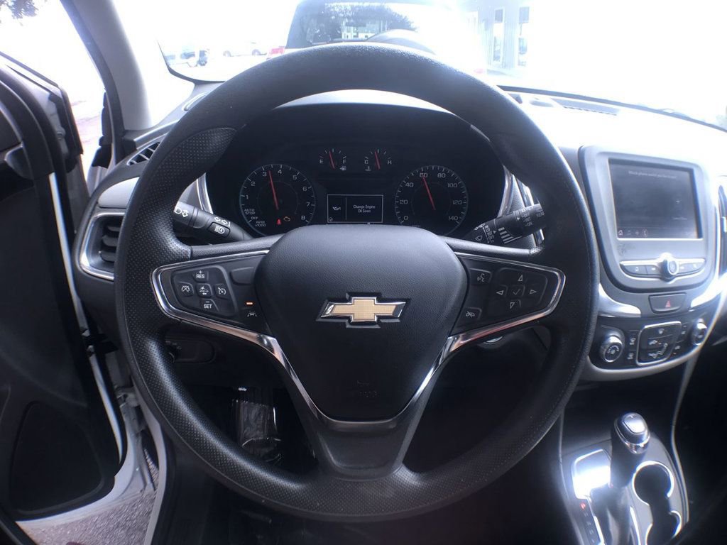 Used 2021 Chevrolet Equinox LS image 15