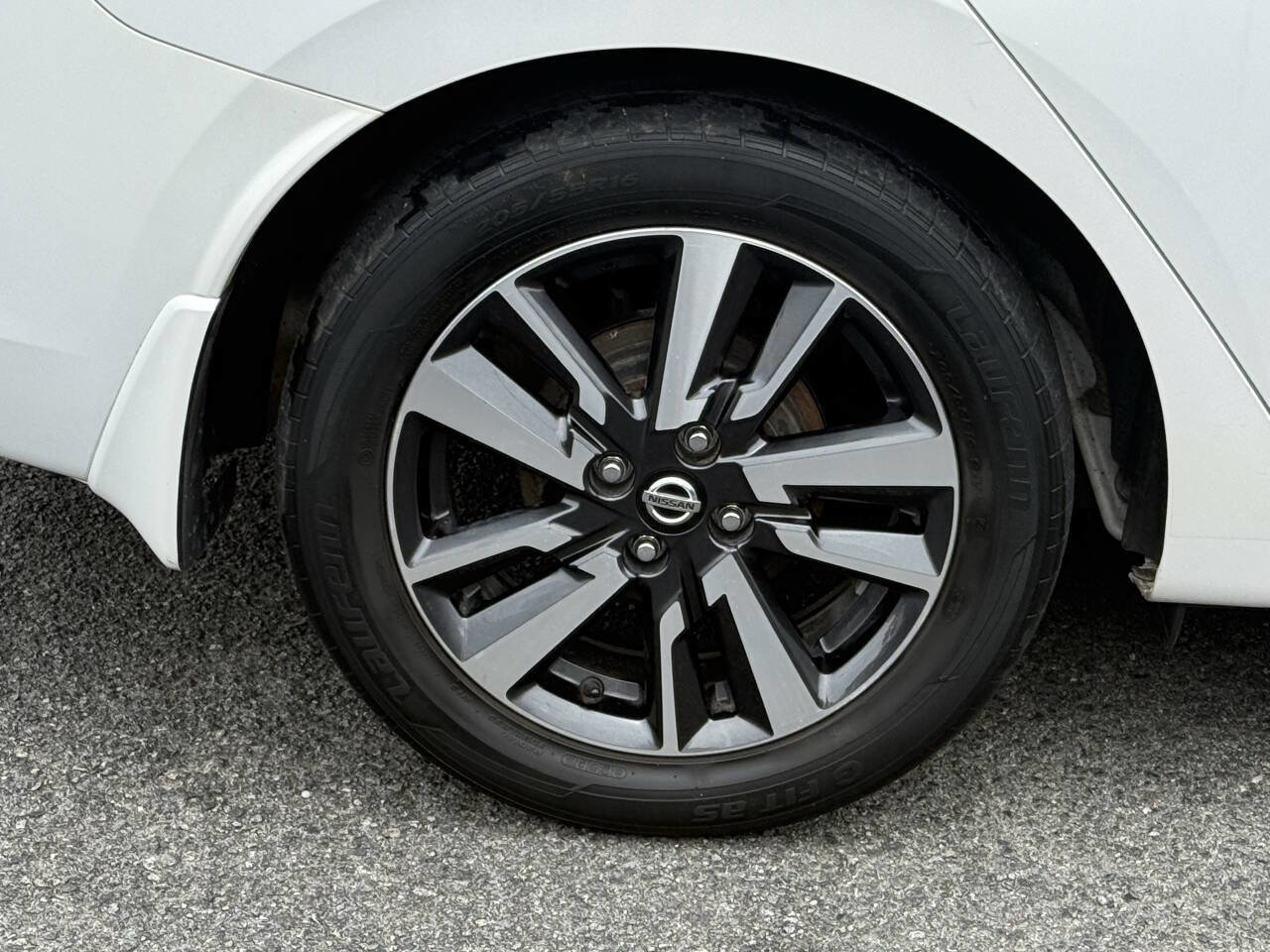 Used 2020 Nissan Versa SV image 25