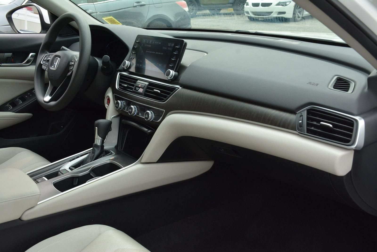 Used 2018 Honda Accord EX image 20