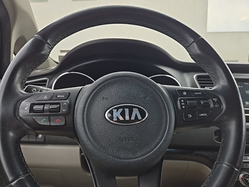 Used 2017 Kia Sedona LX w/ LX Essentials Premium Package FWD image 13