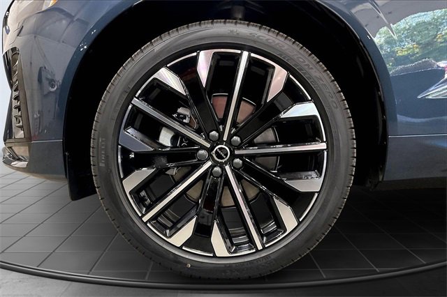 New 2026 Volvo XC60 B5 Ultra w/ Protection Package Premier image 13