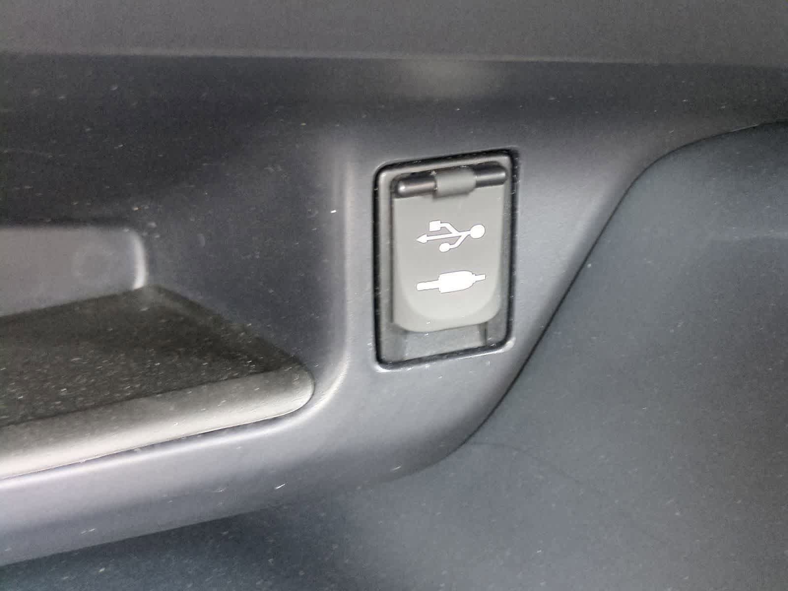 Used 2019 Toyota C-HR LE FWD image 30