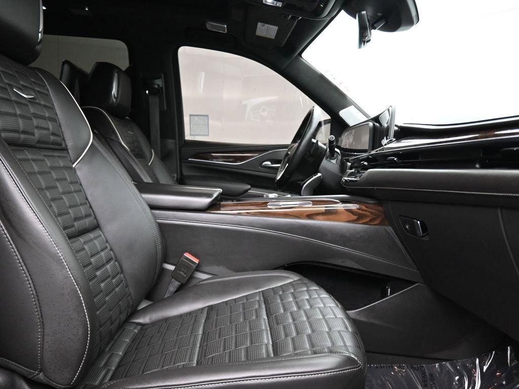Used 2021 Cadillac Escalade ESV Premium Luxury Platinum image 17