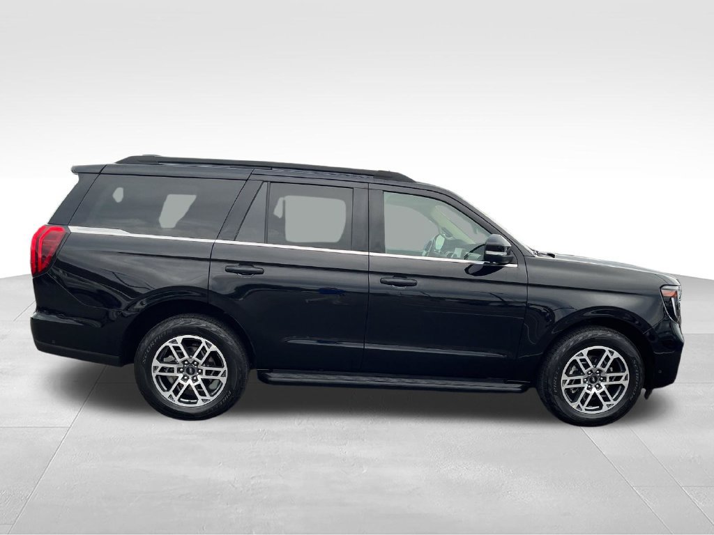 Used 2025 Ford Expedition Active AWD/4WD image 6