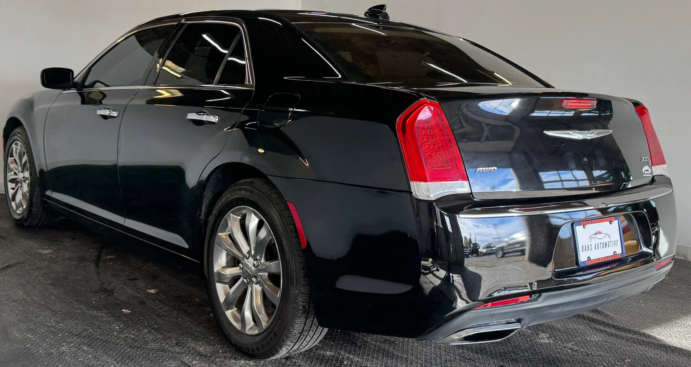 Used 2016 Chrysler 300 C AWD/4WD image 7